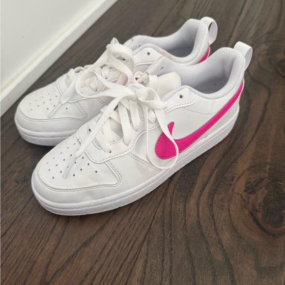 Nike Kids White and Pink Sneakers - Picture 2 of 4